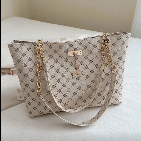 ⚠️Clearance Patterned Chain Shoulder Tote Bag Elegant Cream Designer Gold Accent - Picture 2 of 9